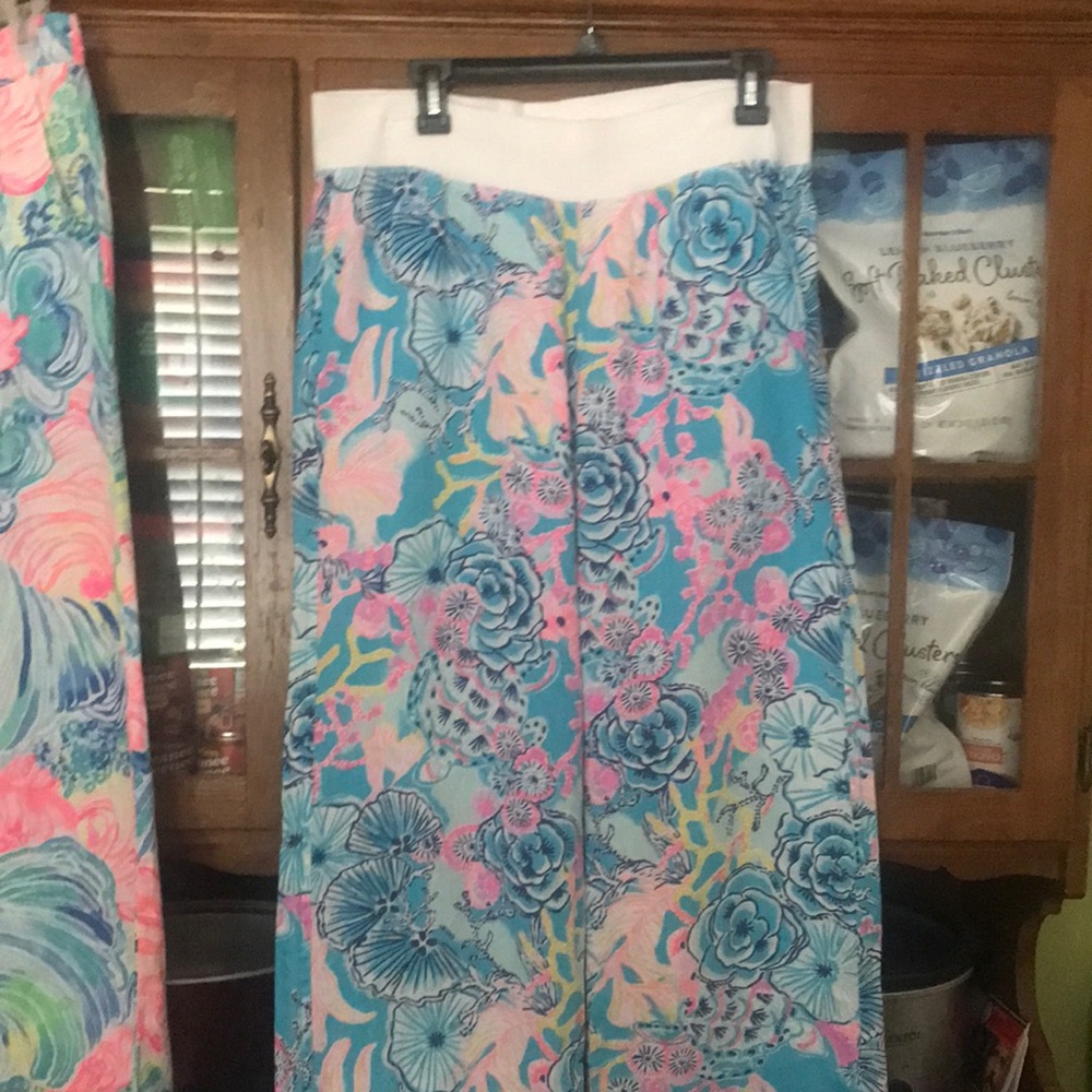 Women s LINEN STRIGHT LEG PANTS BY LILLY PULZIER. USED BUT IN GREAT CONDITION